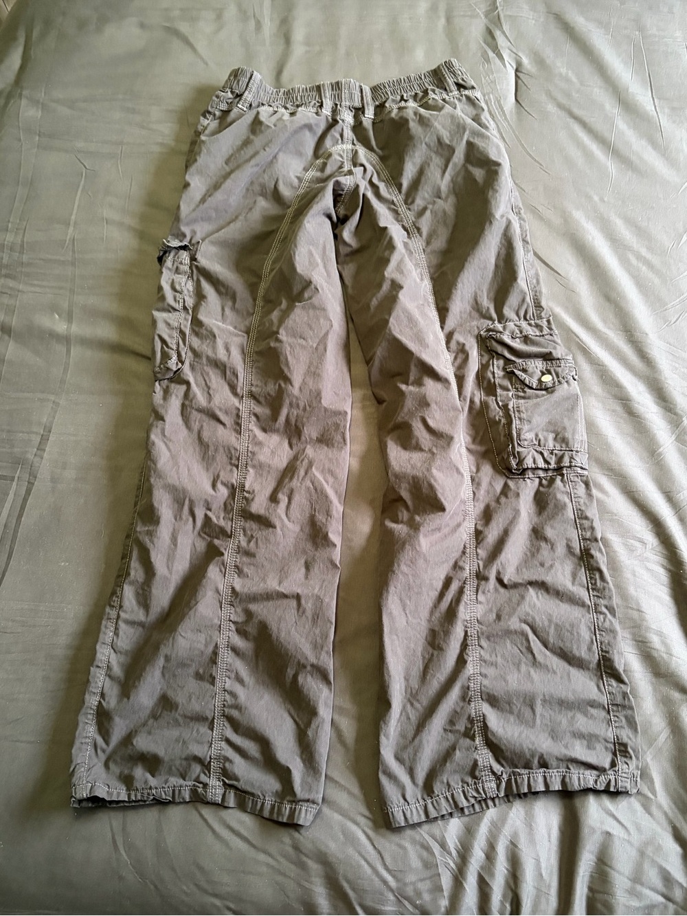 Urban Outfitters BDG black low rise baggy cargo pants w/multiple pockets. Size S - Picture 2 of 7